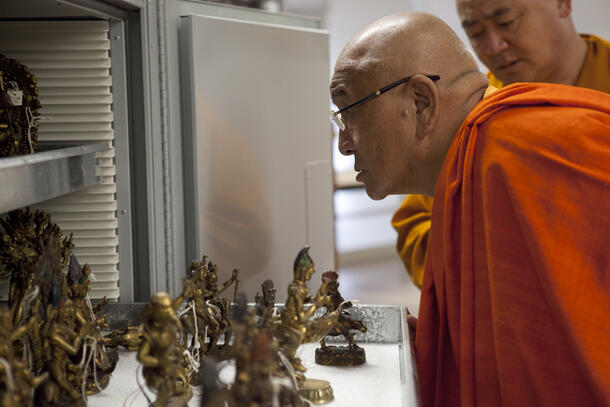 Examining Buddhist Sculptures