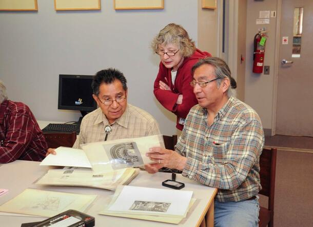 Zuni Delegation visits AMNH