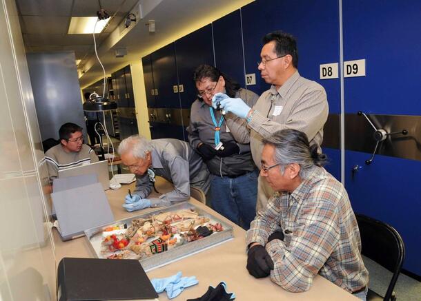 Zuni Delegation visits AMNH