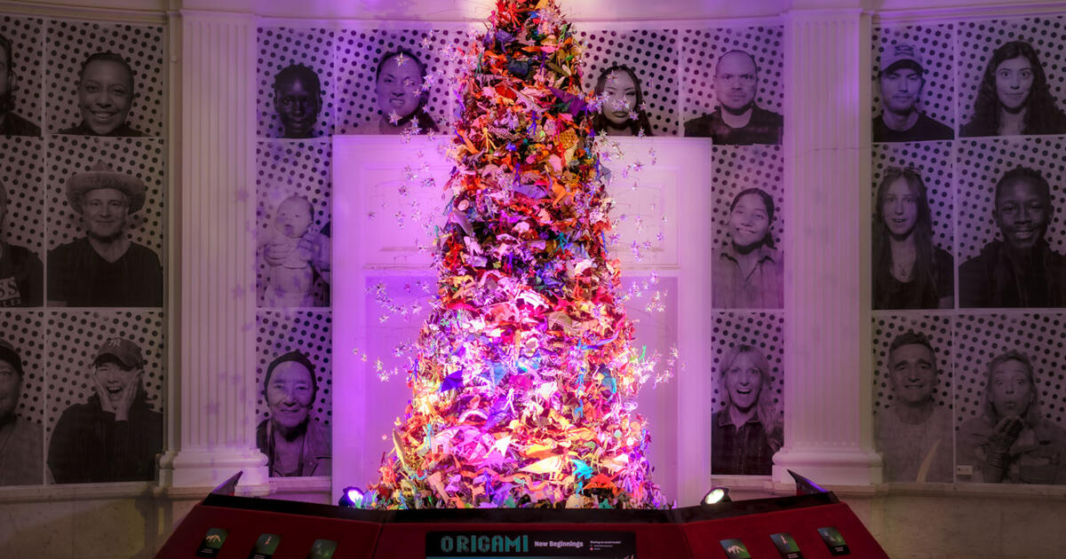 Origami Holiday Tree: A Museum Tradition | AMNH