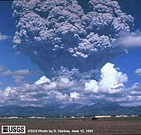 pinatubo_ash_plume_910612.jpg