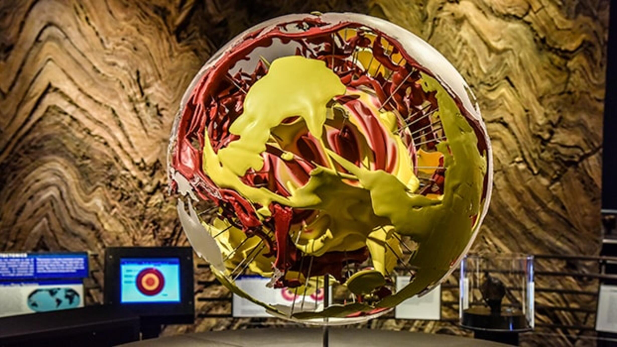 Model of mantle convection in the Hall of Planet Earth