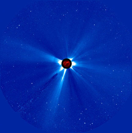 X-ray photo depicting streams of gas moving away from the Sun