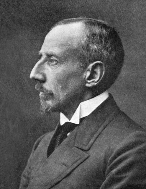 Portrait of Captain Amundsen from the side