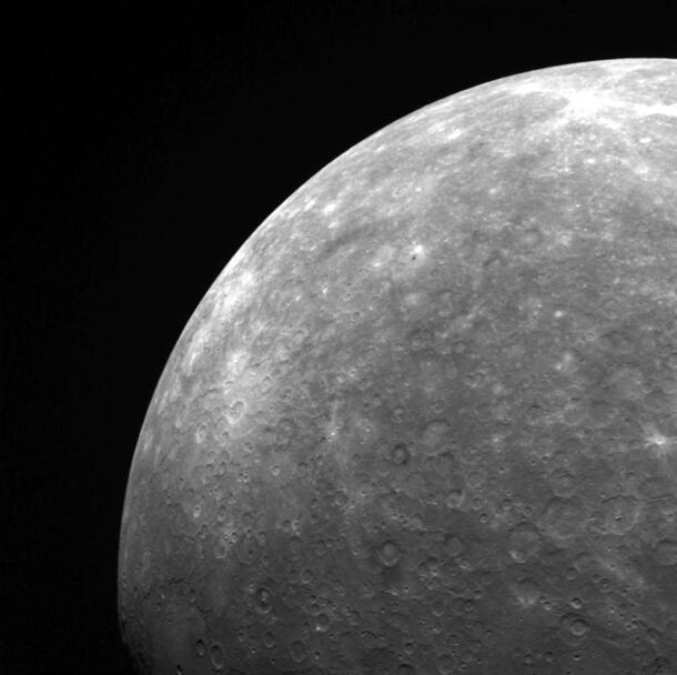 Mercury's Limb from Messenger
