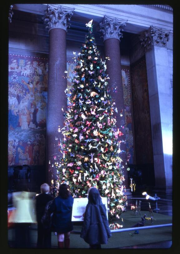 Image of Origami Christmas Tree, Theodore Roosevelt Rotunda, 1973