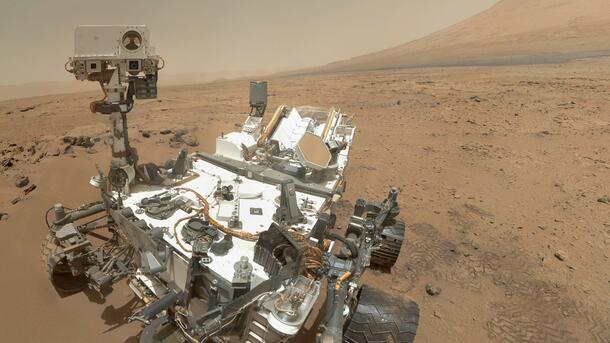 Curiosity: Searching for Carbon