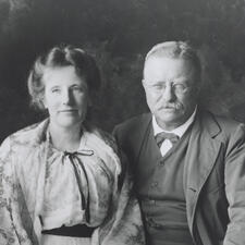 Portrait of an older Theodore and Edith Roosevelt, side-by-side.