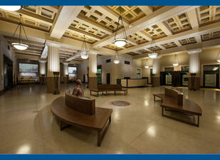 Interior of the Theodore Roosevelt Memorial Hall, with three rounded benches creating a circle.